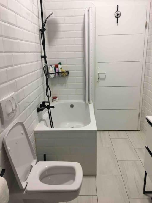 希贝尼克Novoureden Komforni Stan Od 90 M2 S Dvoristem公寓 客房 照片
