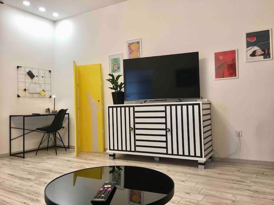 希贝尼克Novoureden Komforni Stan Od 90 M2 S Dvoristem公寓 客房 照片